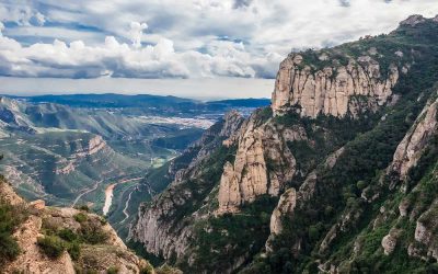 Las mejores zonas de escalada deportiva en Montserrat